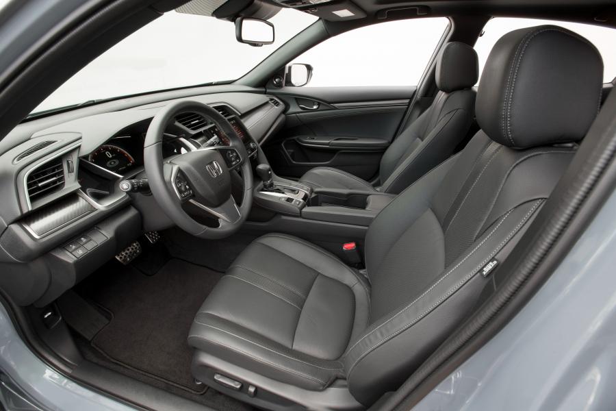 Интерьер Honda Civic Sport Touring Hatchback (FK7) 2016 года  (NA) (фото 39 из 55)